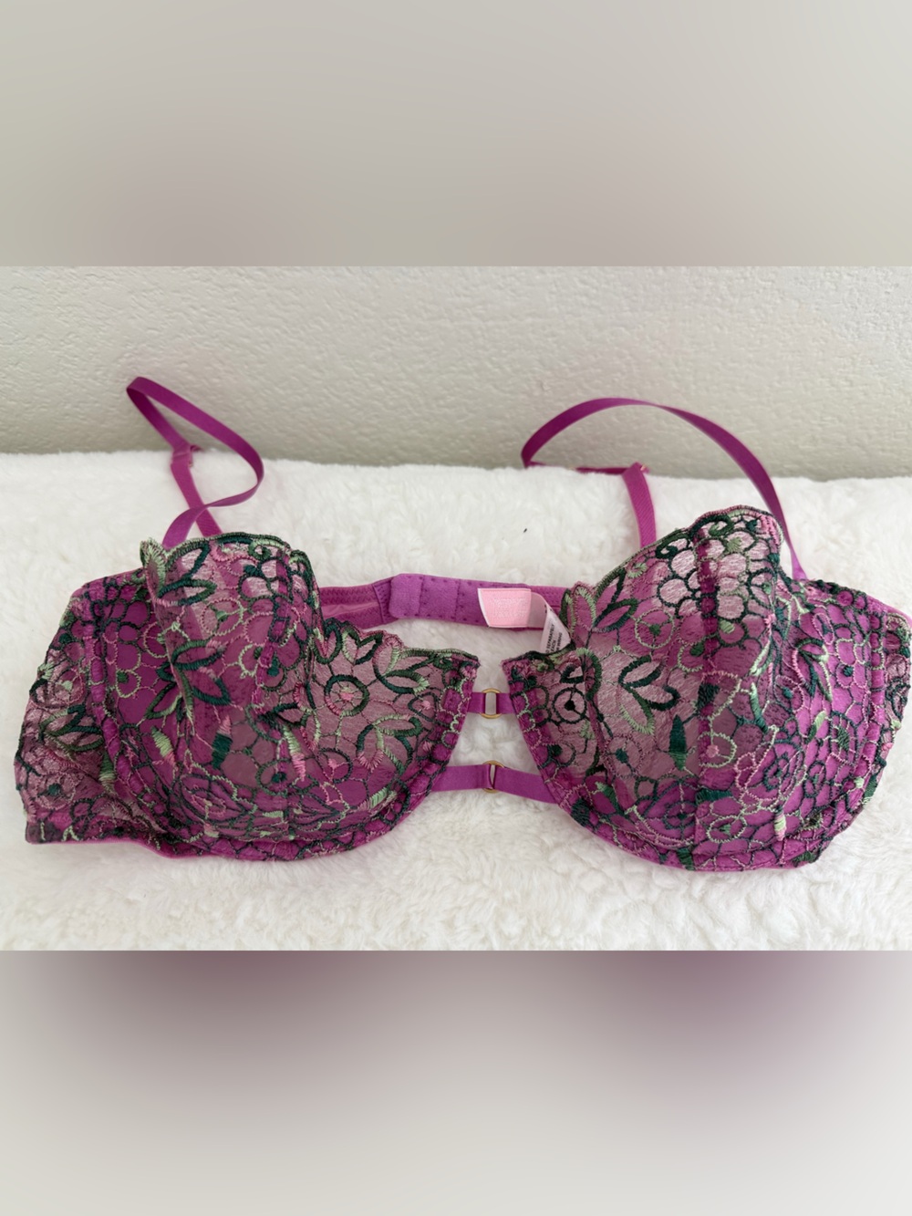 VINTAGE 2005 Victoria's Secret Very Sexy “Fairy” Embroidered Lace bra 36B